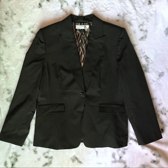 Tahari Arthur S. Levine Pinstripe Pant Suit - Picture 2 of 5